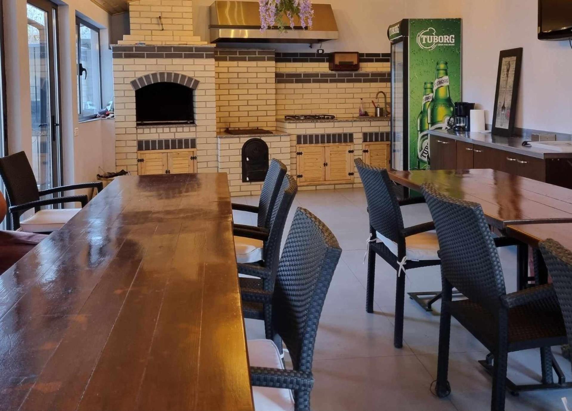Pensiunea Public House Busteni Ngoại thất bức ảnh