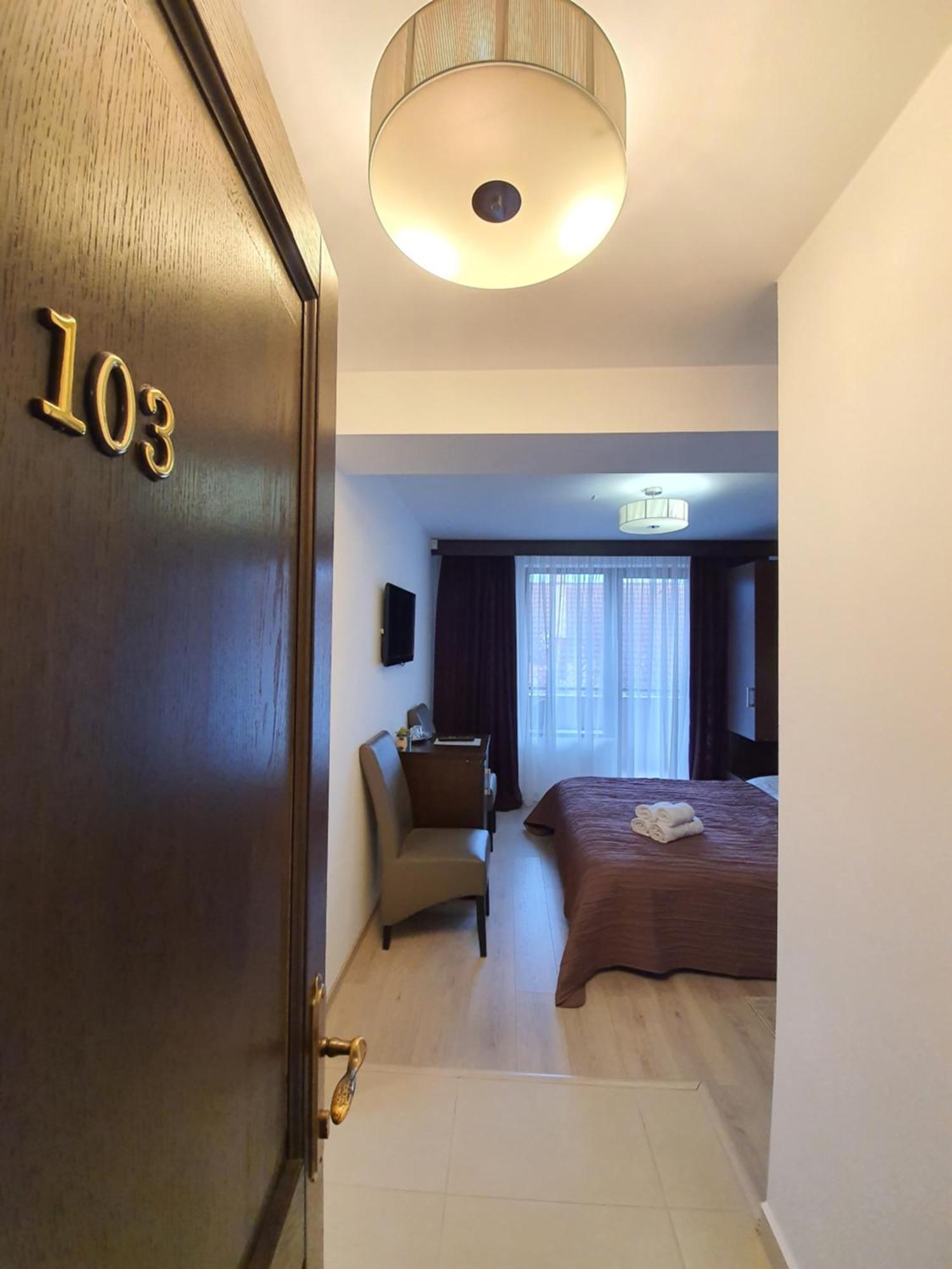 Pensiunea Public House Busteni Phòng bức ảnh