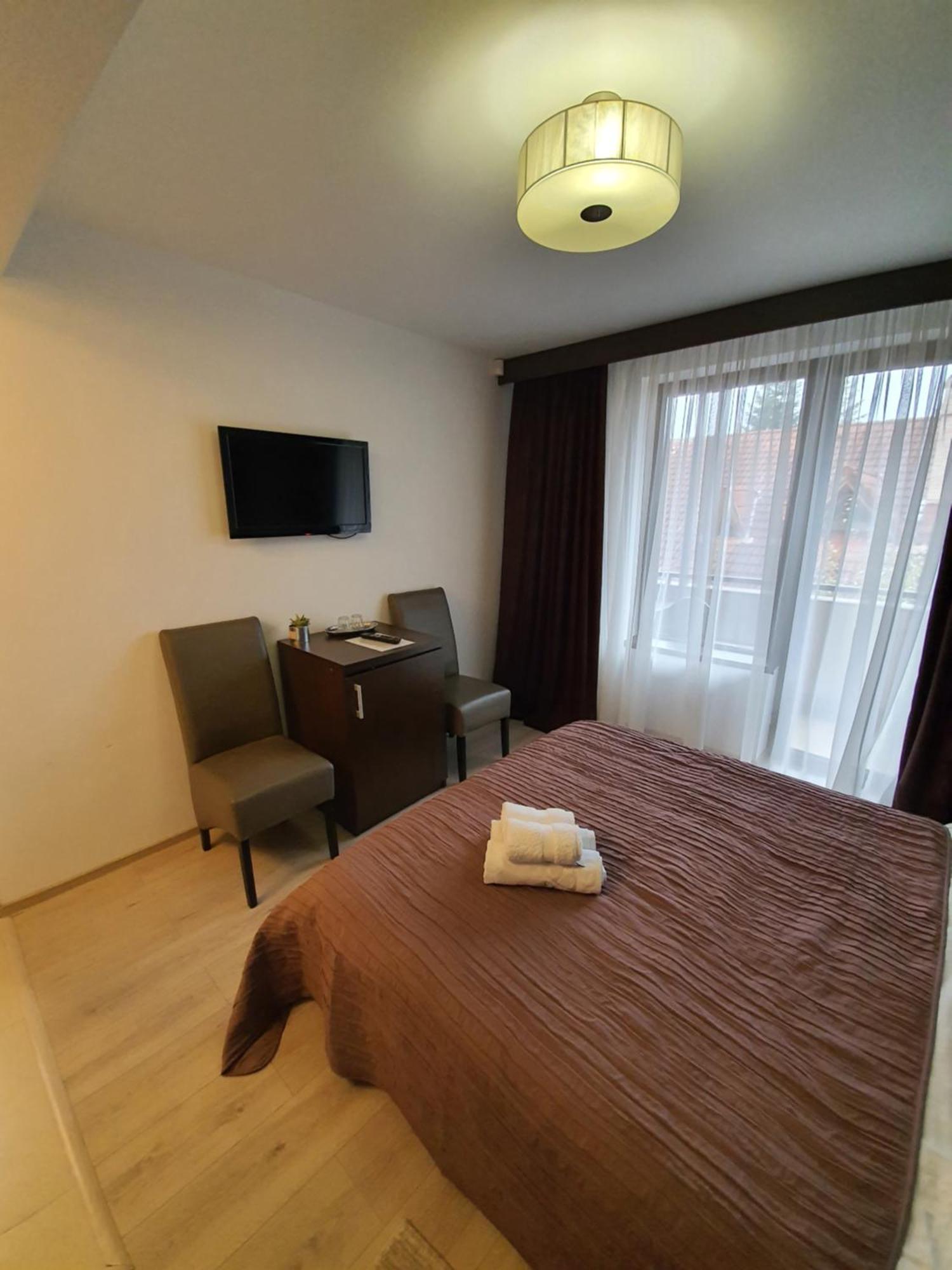 Pensiunea Public House Busteni Phòng bức ảnh